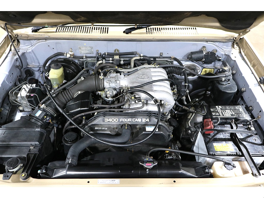 エンジンルーム内。