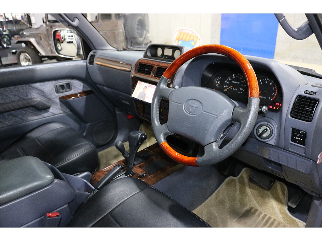 運転席に乗り込む視点に近いよう撮影に注力。