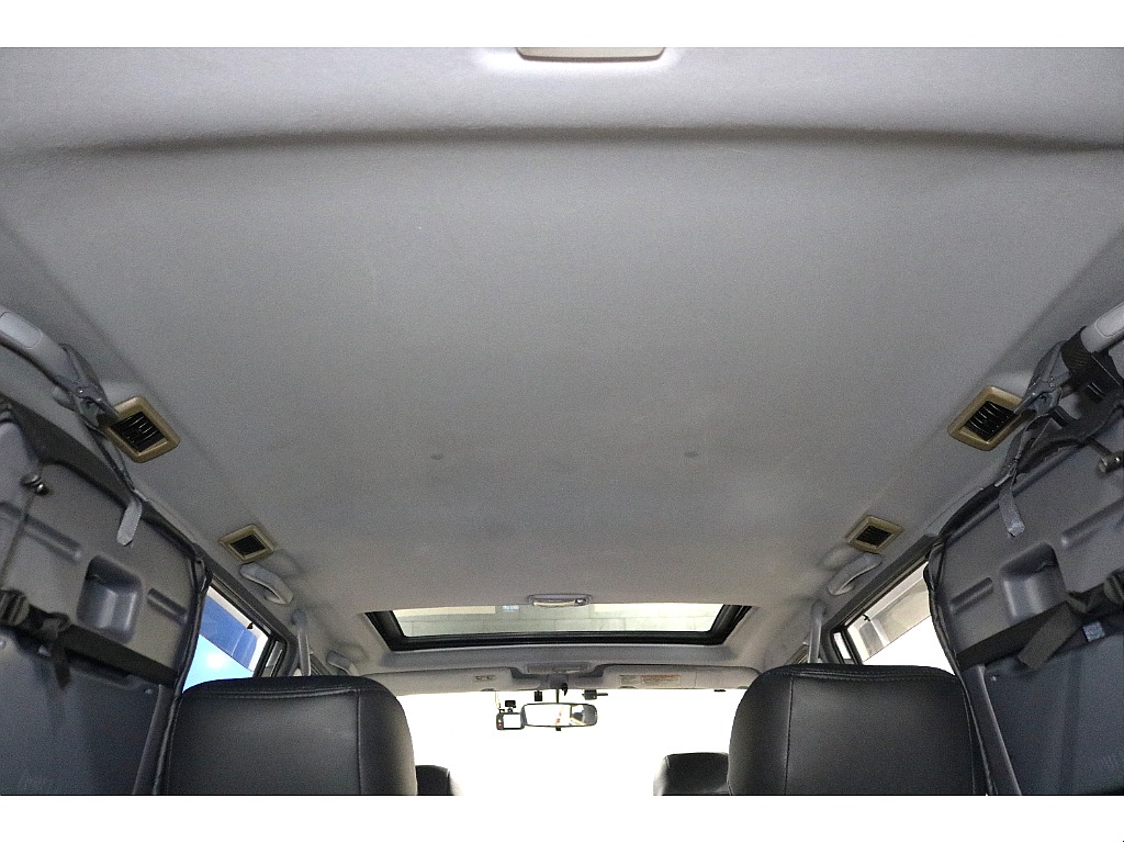 汚れも少なく良コンディション。これだけの条件が揃っている95プラドはそう見つかりません。