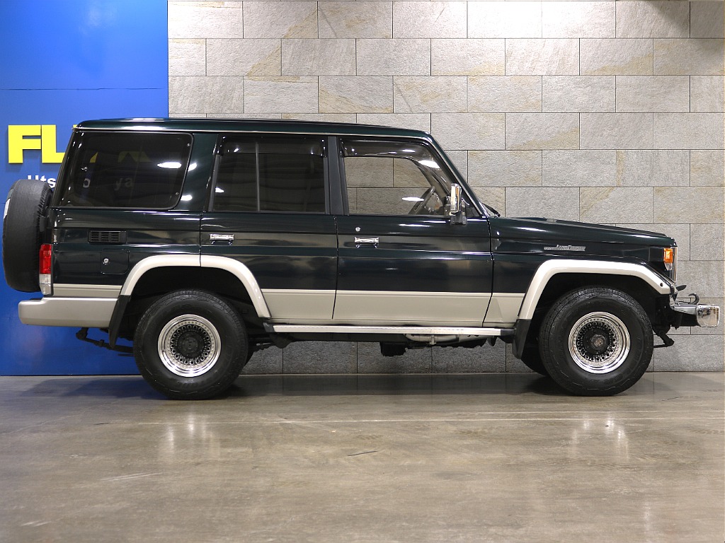 トヨタ ランドクルーザー70(18枚目)