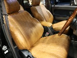 運転席シートは使用感が特に出る部分。こちらも使用感は少なく良好なコンディションです。