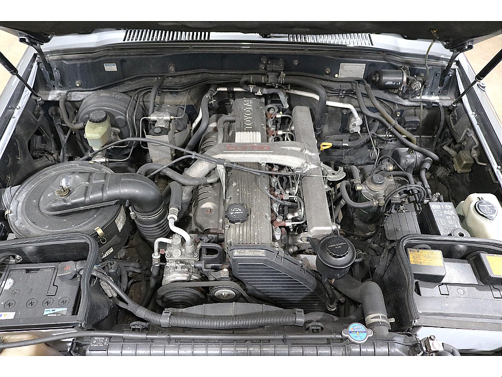 バッテリーを2つ搭載しておりますので非常にエンジンのかかりもスムーズです♪