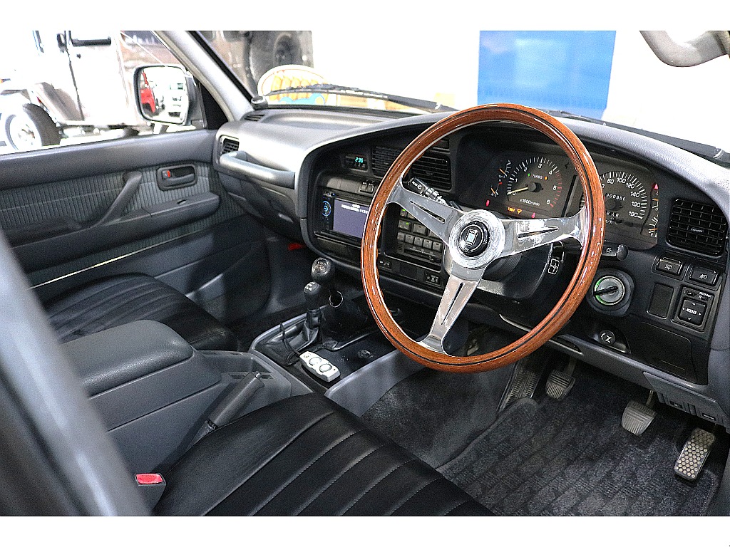 運転席に乗り込む視点に近いよう撮影に注力。