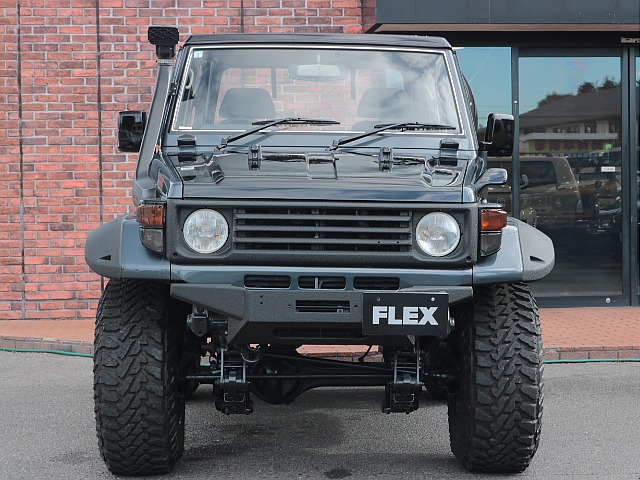 まさにTHEオフロードスタイルなフロントフェイス！シュノーケルに大きいタイヤ！お好きな方は是非！