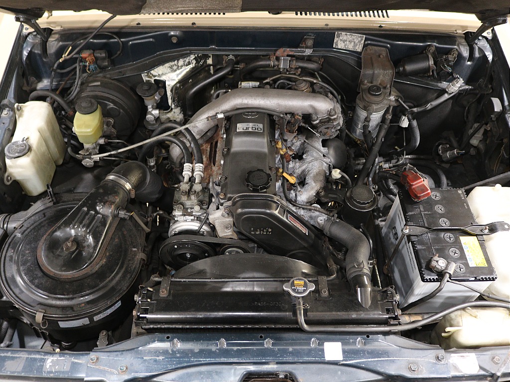 エンジンルームアングル