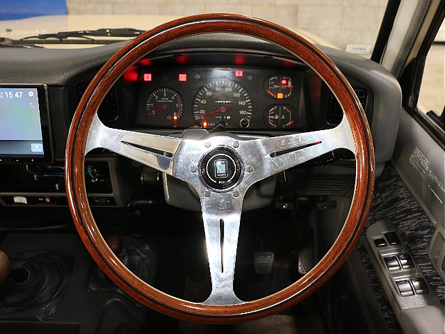 NARDIステアリングインストール済み