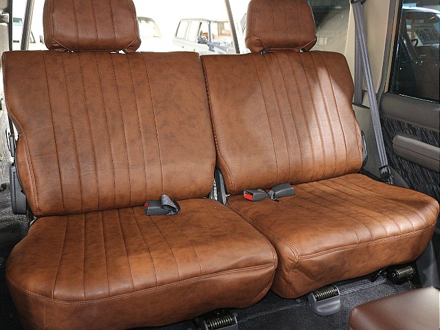 後部座席もキレイに保たれております！