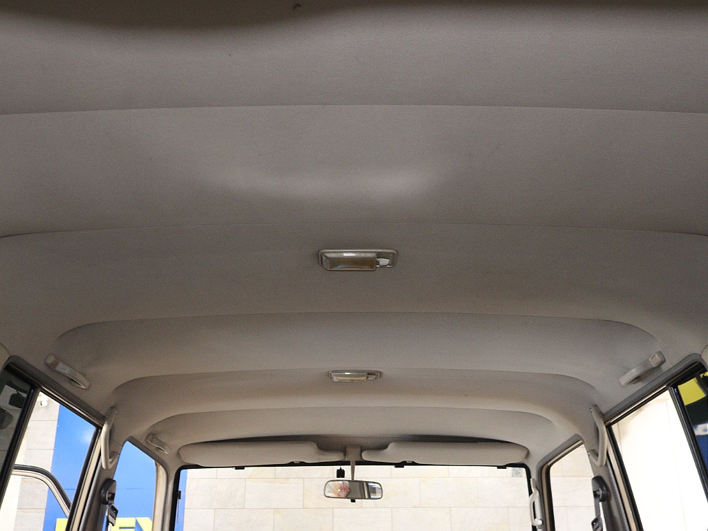 天張りもキレイに保たれております。