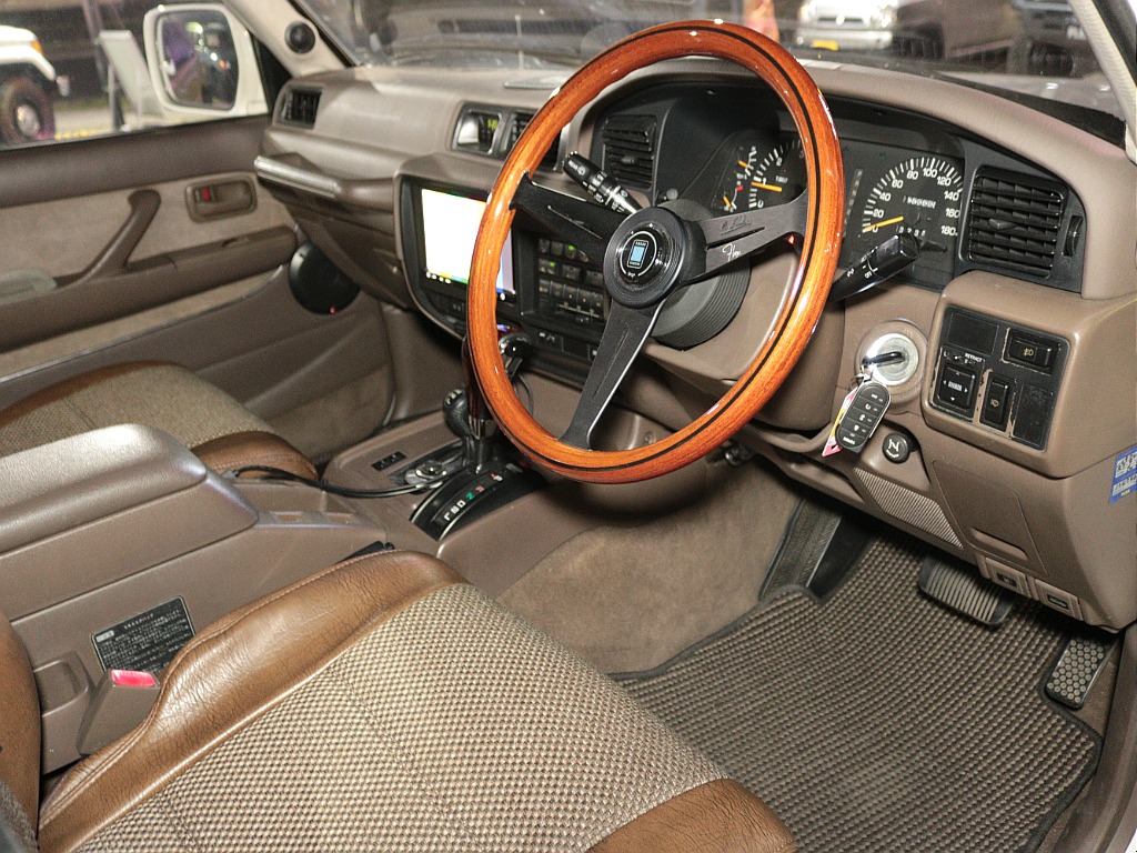 乗り込む目線をイメージして撮影いたしました。