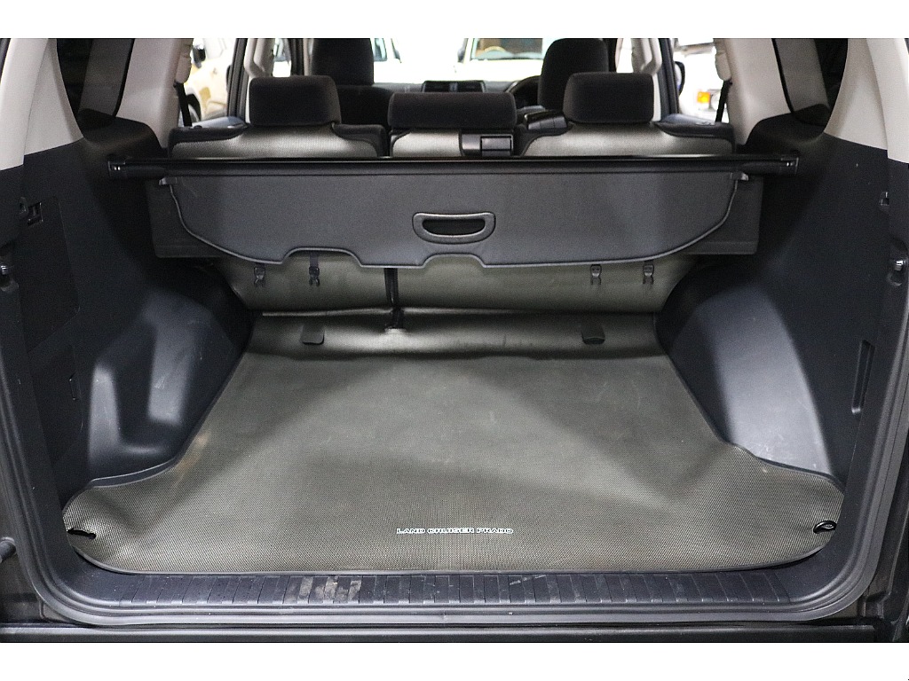 ラゲッジルームは広々としたスペースがあり、沢山の荷物を積むことが出来ます！