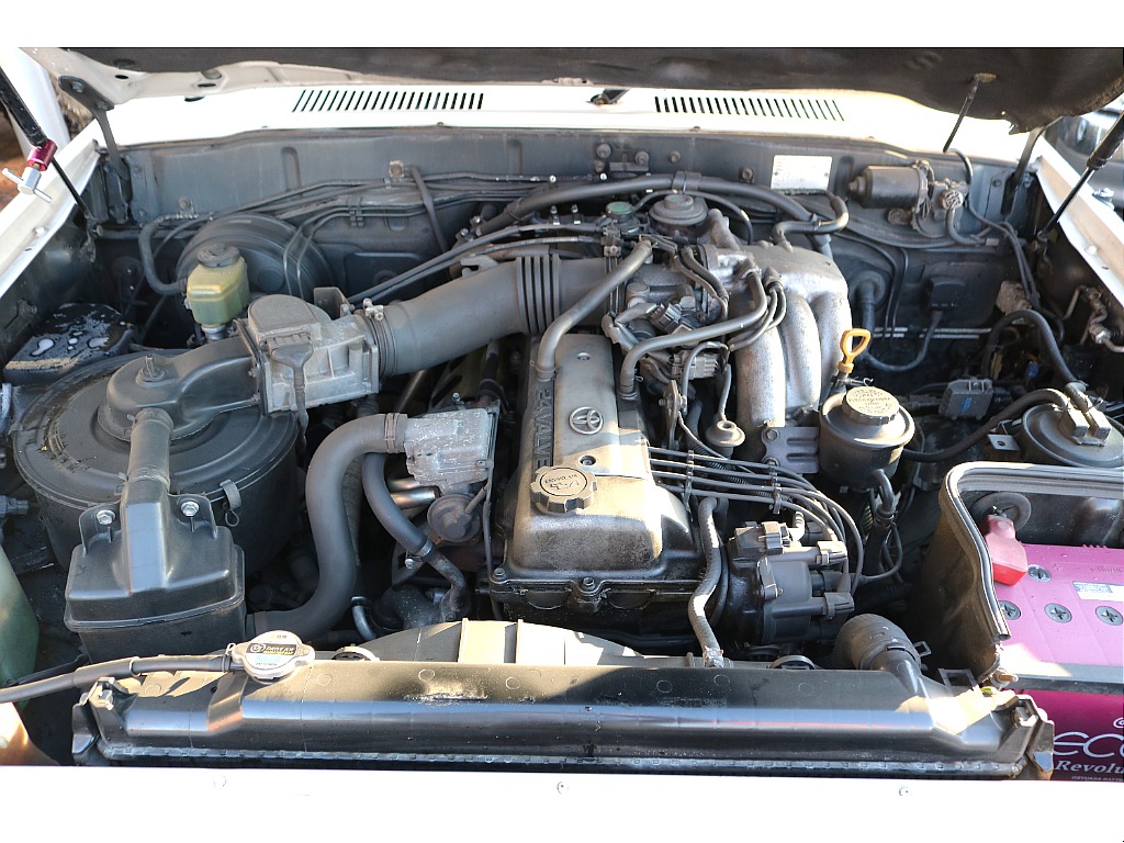 エンジンルーム！4500㏄の大排気量エンジンです！