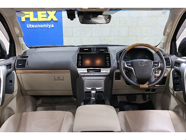 高級感漂うベージュ内装になります、各部のディテールを是非ご覧くださいませ。