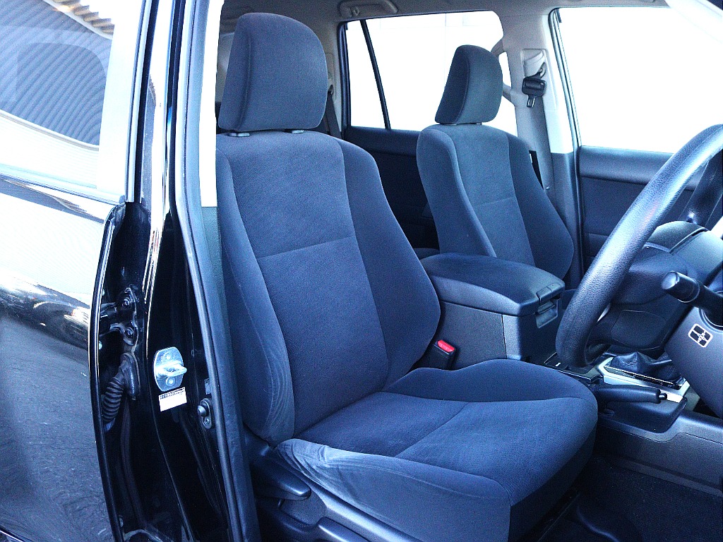 黒内装のファブリックシートは肌触り◎汚れの目立たなさ◎