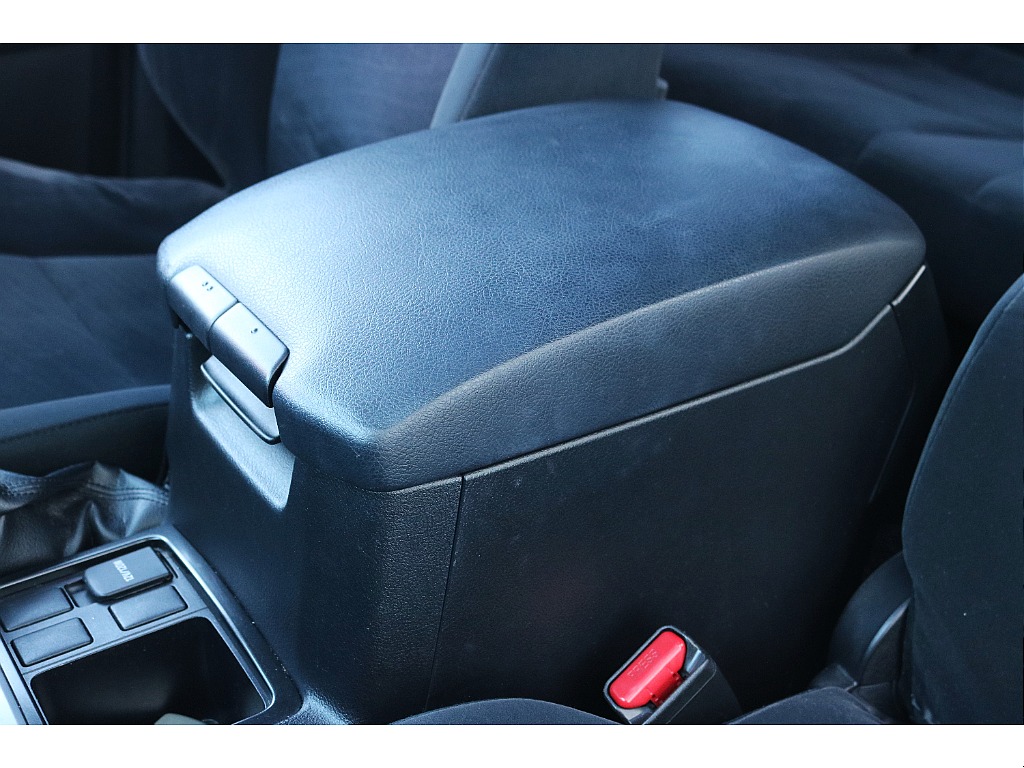大容量のセンターコンソールは状態GOOD！