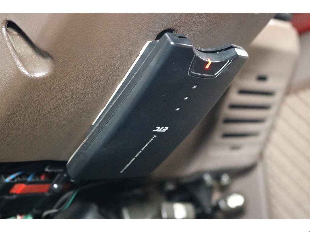 純正エアコンパネル