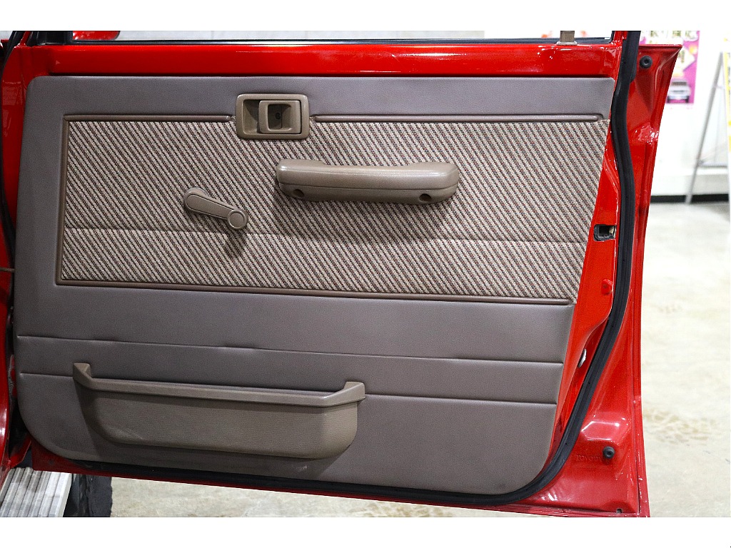 運転席ドア内張り