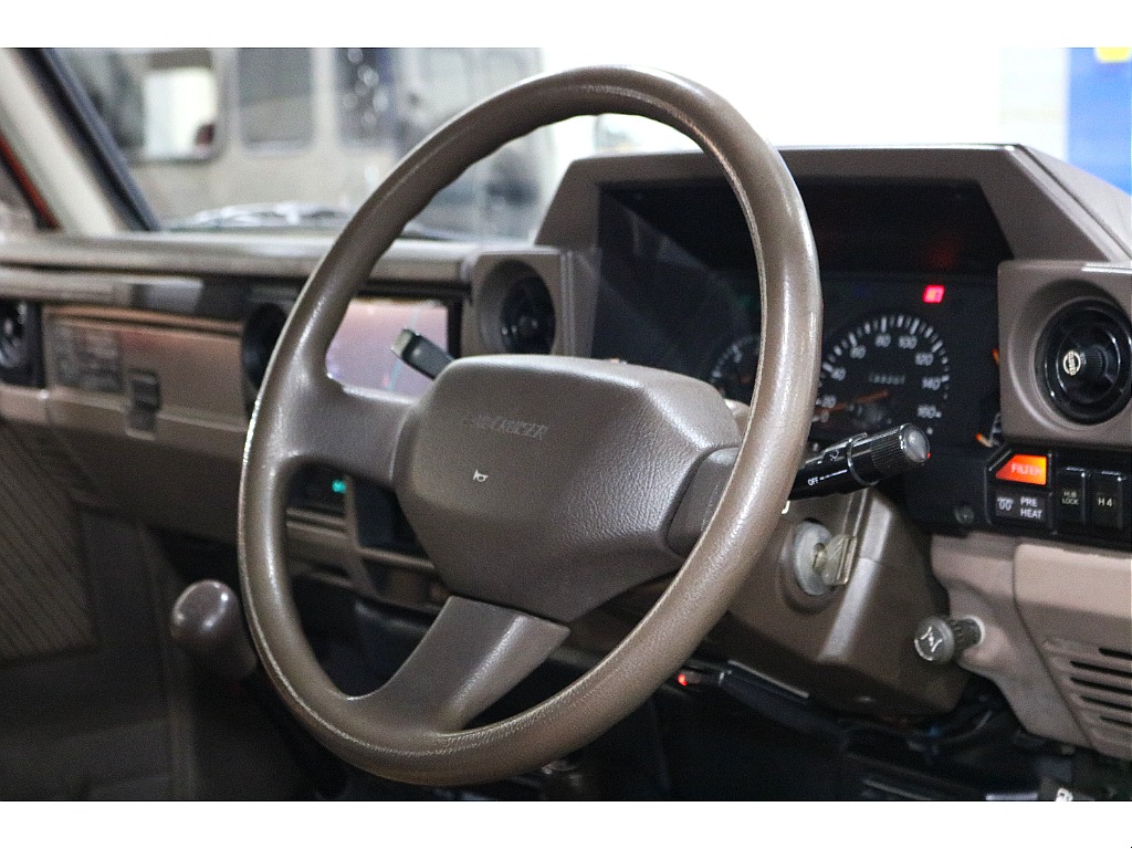 純正ステアリング