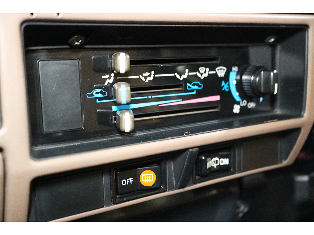 ダッシュボードも割れ等ございません！