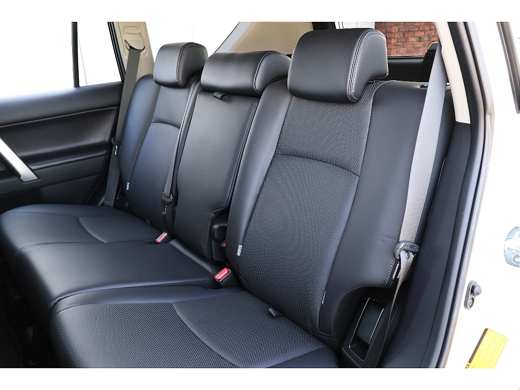 セカンドシート使用感無しです！