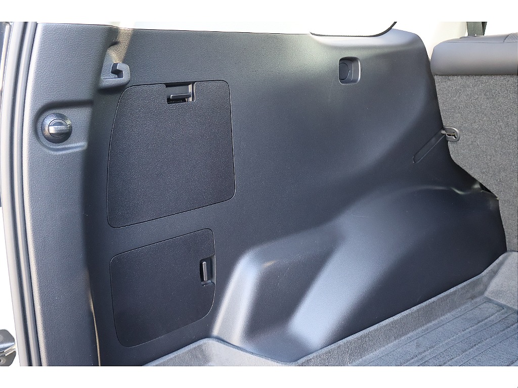 荷室の内張も状態良好◎