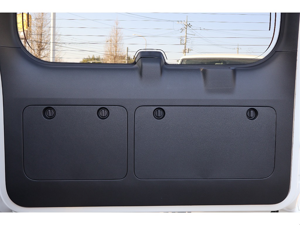 荷室の内張も状態良好◎