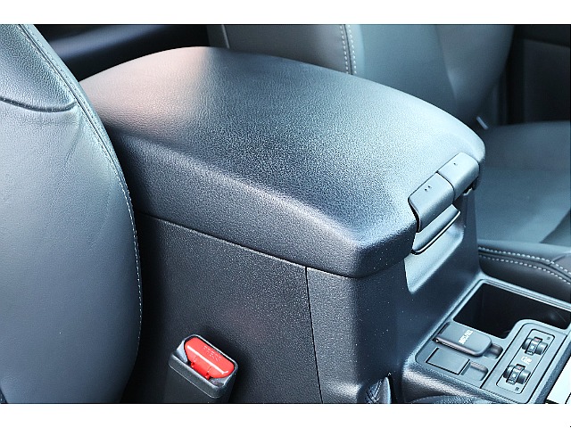 センターコンソールも傷がほぼ無い状態！