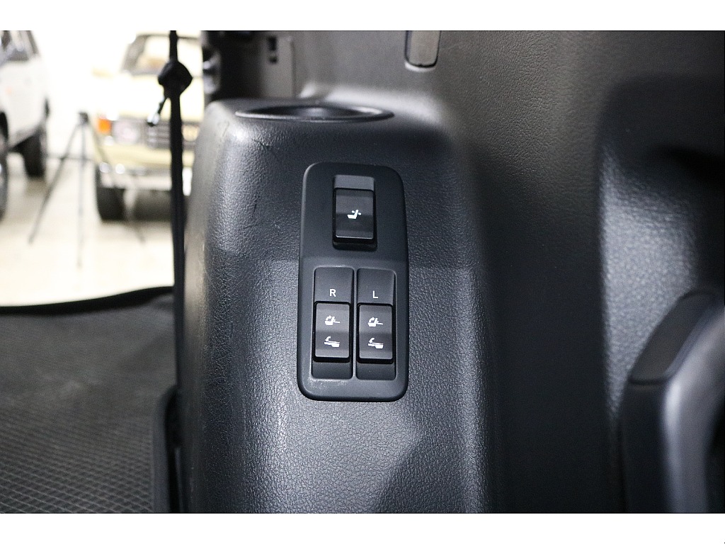 サードシートは電動です！