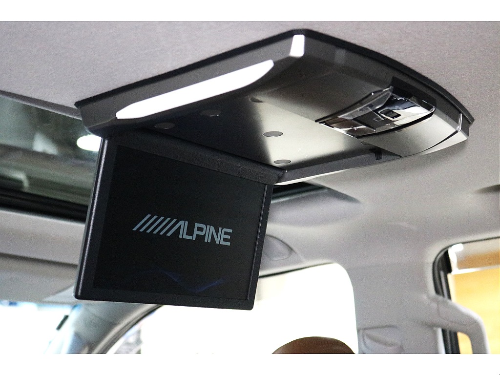 後席フリップダウンモニター付き！