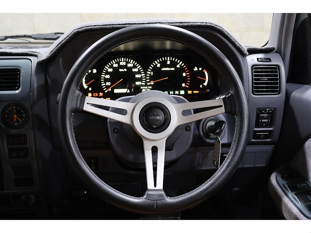 MOMOレザー巻きステアリング