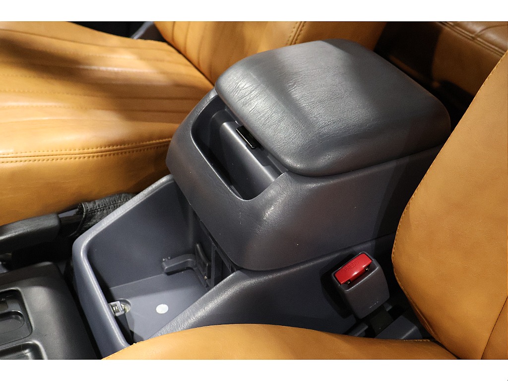 純正センターコンソールの状態は良好です！