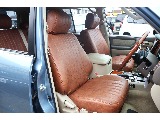 シートカバーは新品で取り付けております！