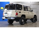 背面タイヤレス　ステップレスのスタイリッシュな仕様になっております！
