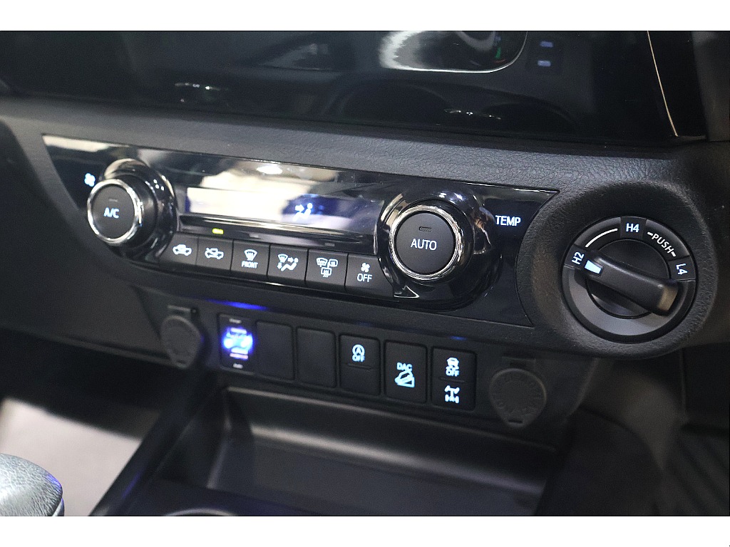 エアコンスイッチパネル