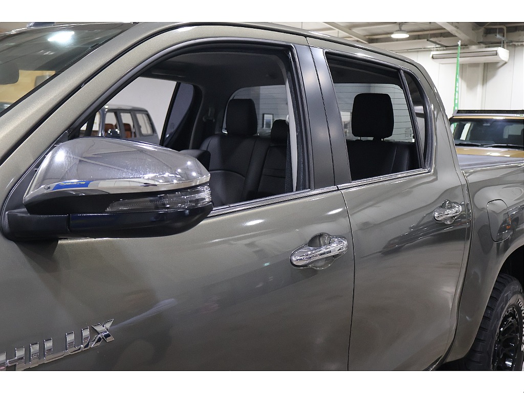 ドアノブとミラーの一体感