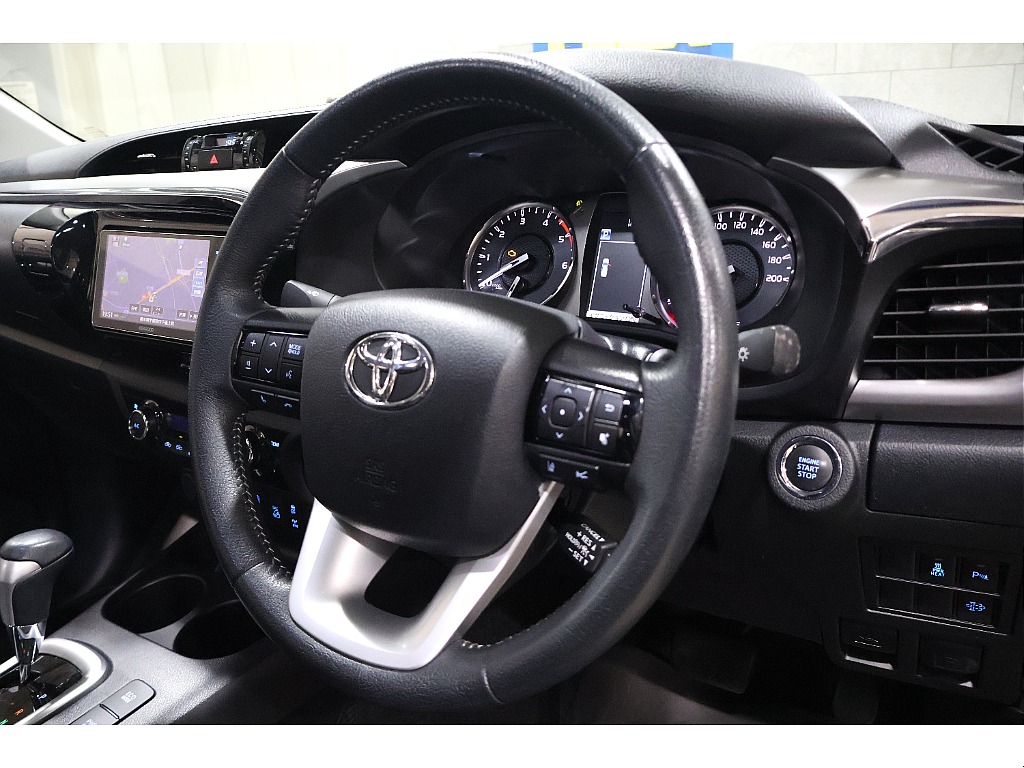 純正ステアリング