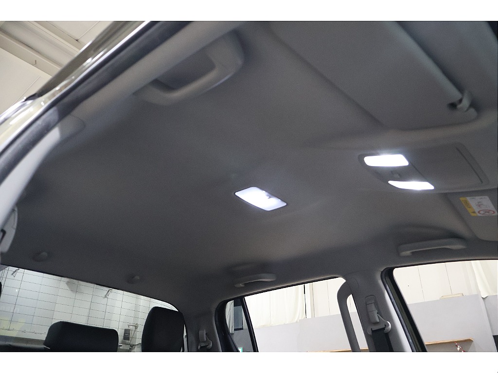 天張りも汚れや傷はほとんどございません！