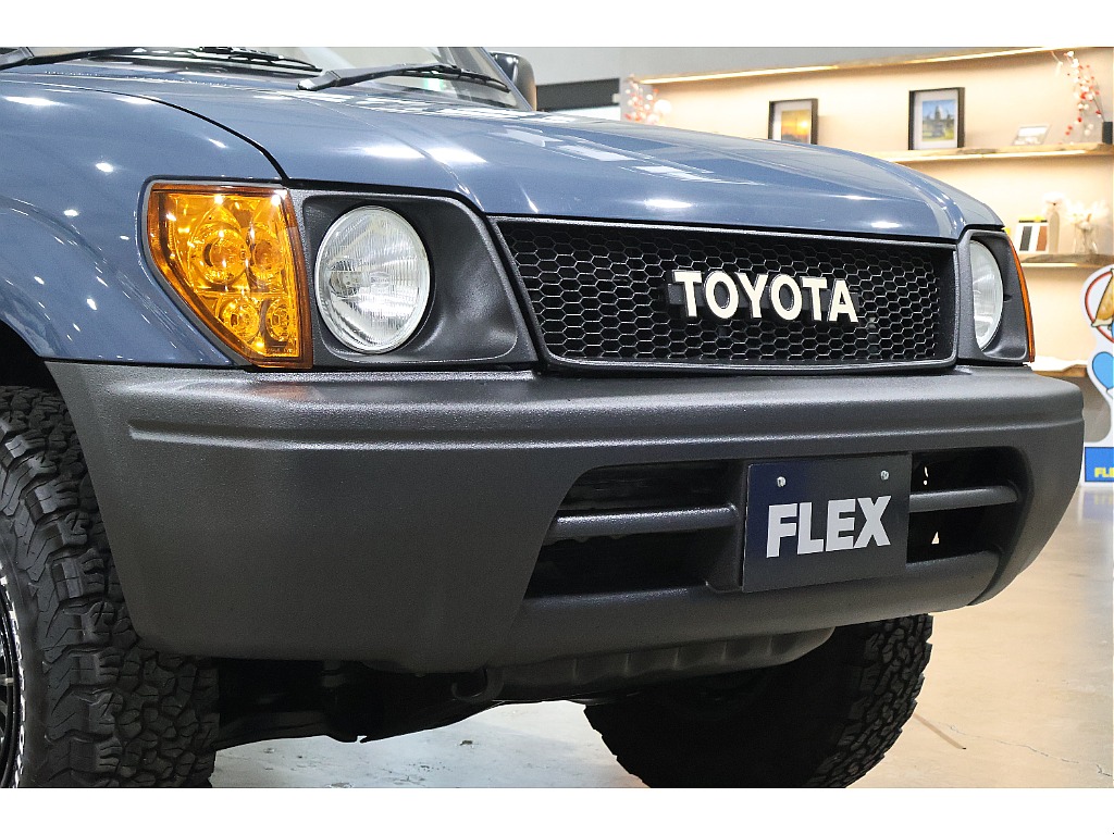 TOYOTAロゴグリルに丸目・ラプター塗装で武装！
