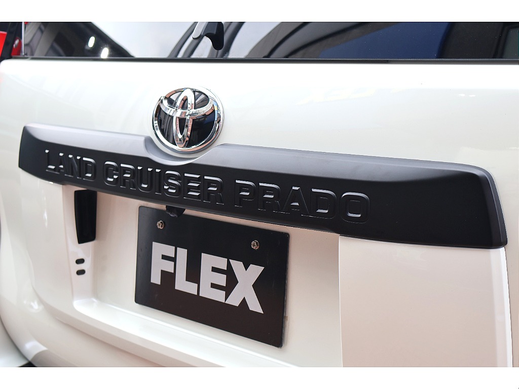 リアガーニッシュマットブラック塗装