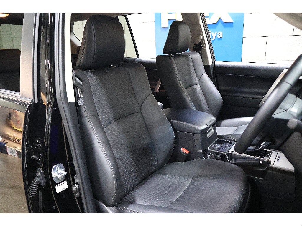 運転席のへたりは見受けられません！