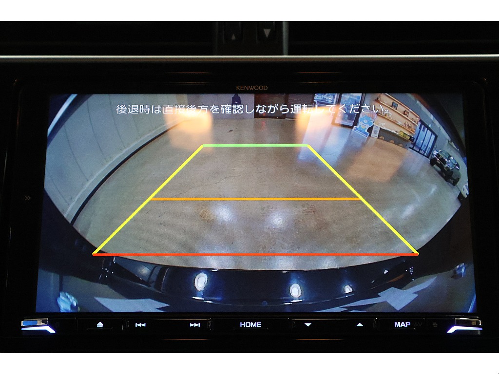 大きい車でも安心のバックカメラ付き