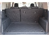 FJクルーザーの荷室はアクティブに使用することを前提の仕様なので純正でも傷・汚れを防げます！