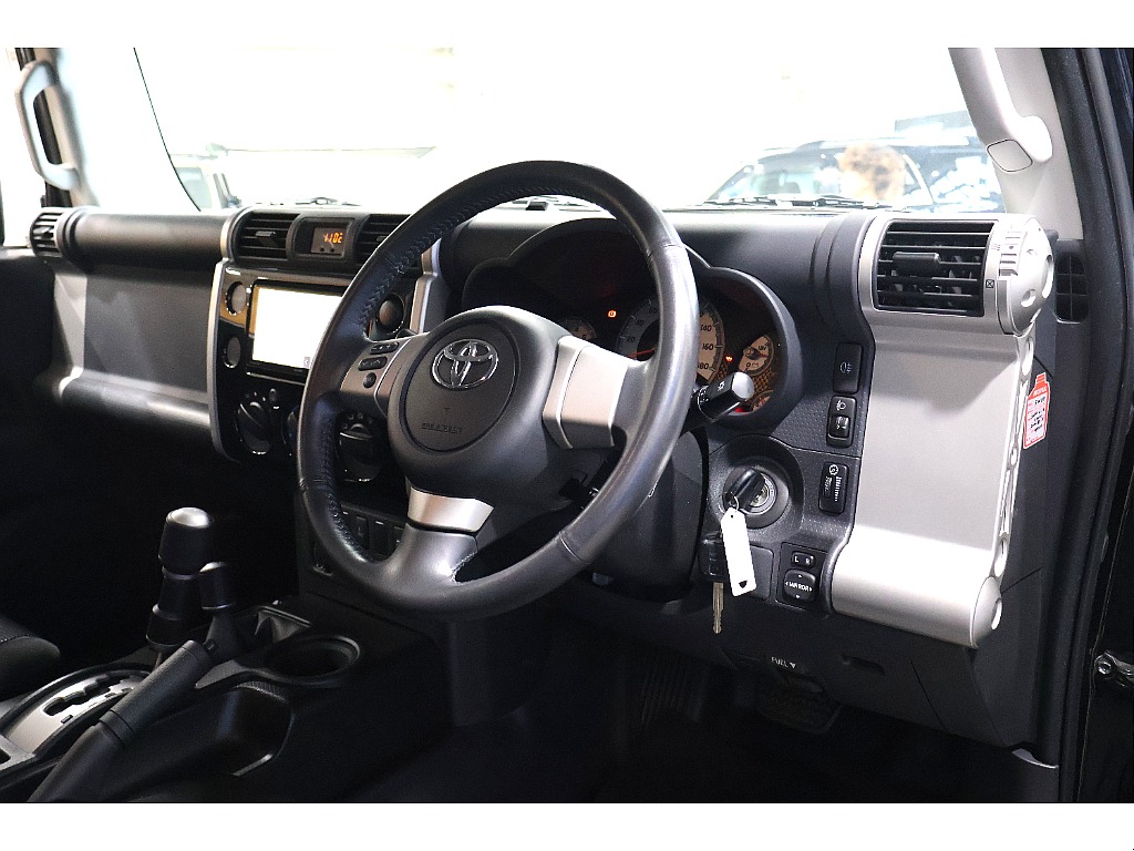 乗り込み時からテンションが上がる運転席周りです！