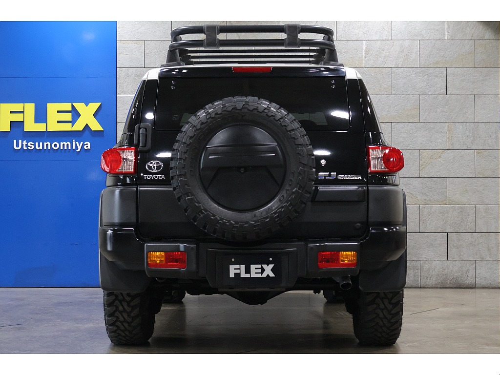 似たデザインの車が無い唯一無二のリアビュー！