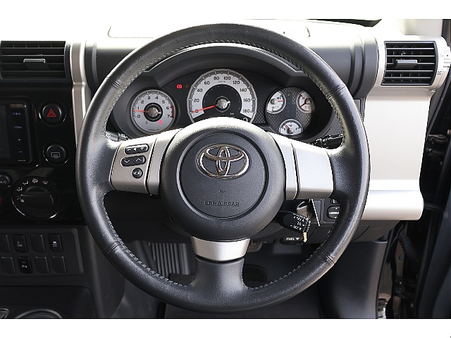 ステアリングもGOODコンディションです！