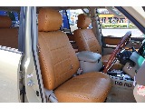 フレックスオリジナルのキャメルのシートカバーを導入。