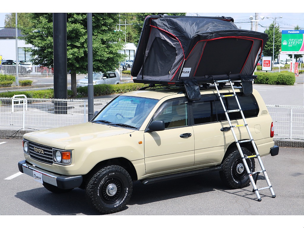 オリジナルルーフトップテント付き！キャンプの荷物があっても車中泊出来ちゃいます♪