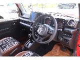 お客様が運転席に乗り込む際をイメージして撮影いたしました！