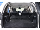 セカンドシートを倒すと約180ｍに広がるので、車中泊などにも快適です！