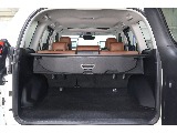 セカンドシートを倒すと約180ｍに広がるので、車中泊などにも快適です！