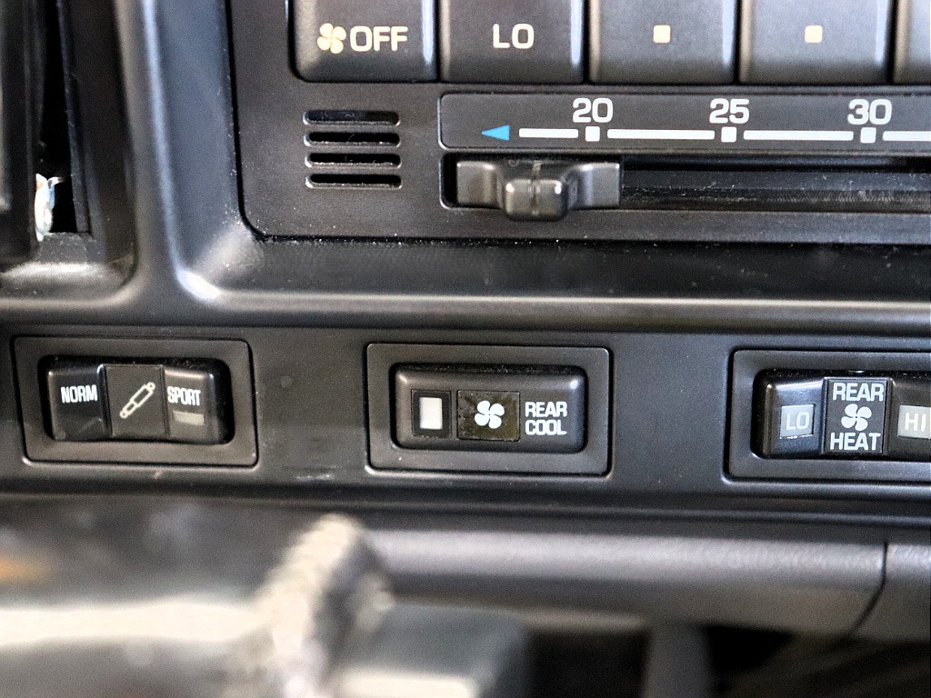 トヨタ ランドクルーザー80(33枚目)